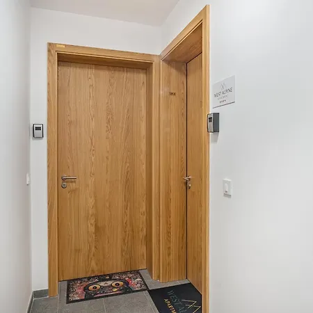 Apartman West Alpine In&out *