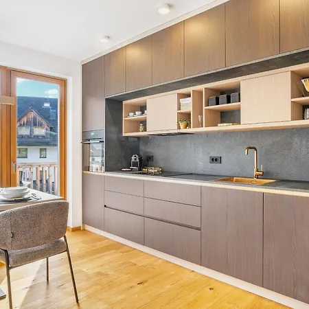 Apartma West Alpine In&out