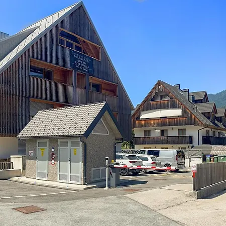 West Alpine Apartamento *