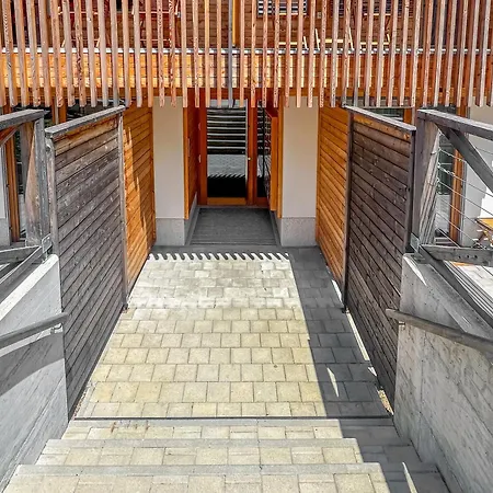 West Alpine In&out Apartmán