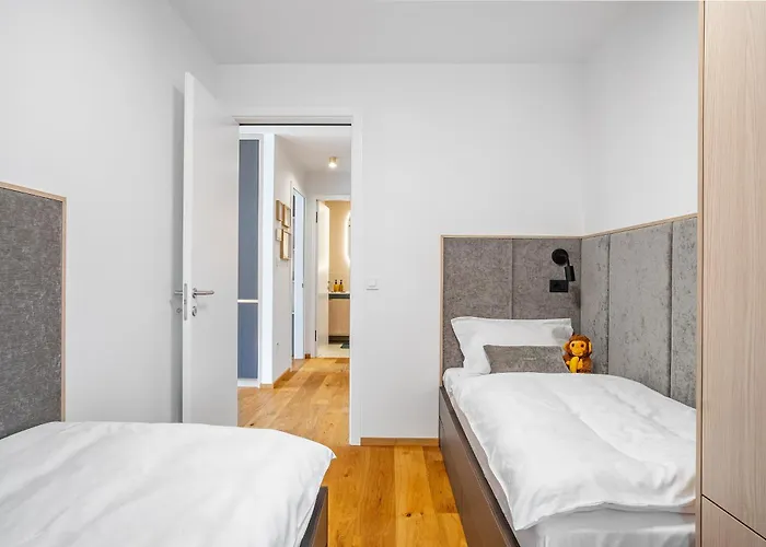 West Alpine In&out Apartma